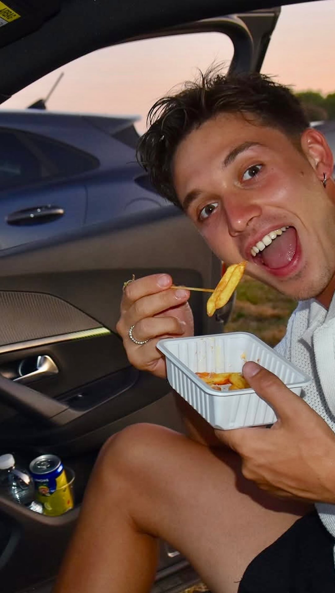 Missione: trovare te stesso in questo reel 🚗🍿

Se ti trovi: 
✅ lascia un ❤️
✅ taggati nei commenti 
✅ tagga chi era con te

Vediamo chi riesce a riconoscere più persone💪